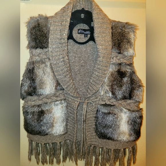 Dollhouse Sweaters - Sweater vest